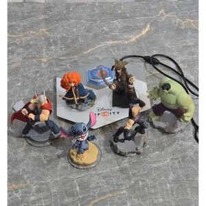 Disney Infinity Base + 6‎ Figures (Stitch Merida Jack Sparrow Thor Hawkeye Hulk)